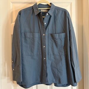 Everlane Boxy Oxford size L 100% Organic Cotton. Periwinkle Blue.